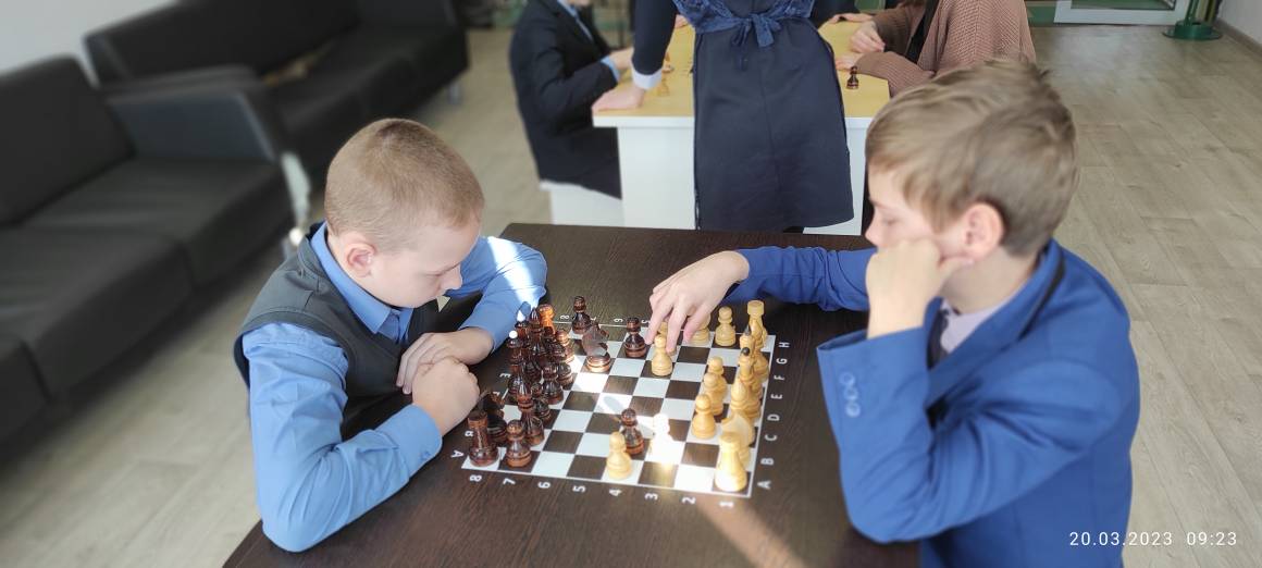 Внеклассное мероприятие «В стране шахматных чудес»  .